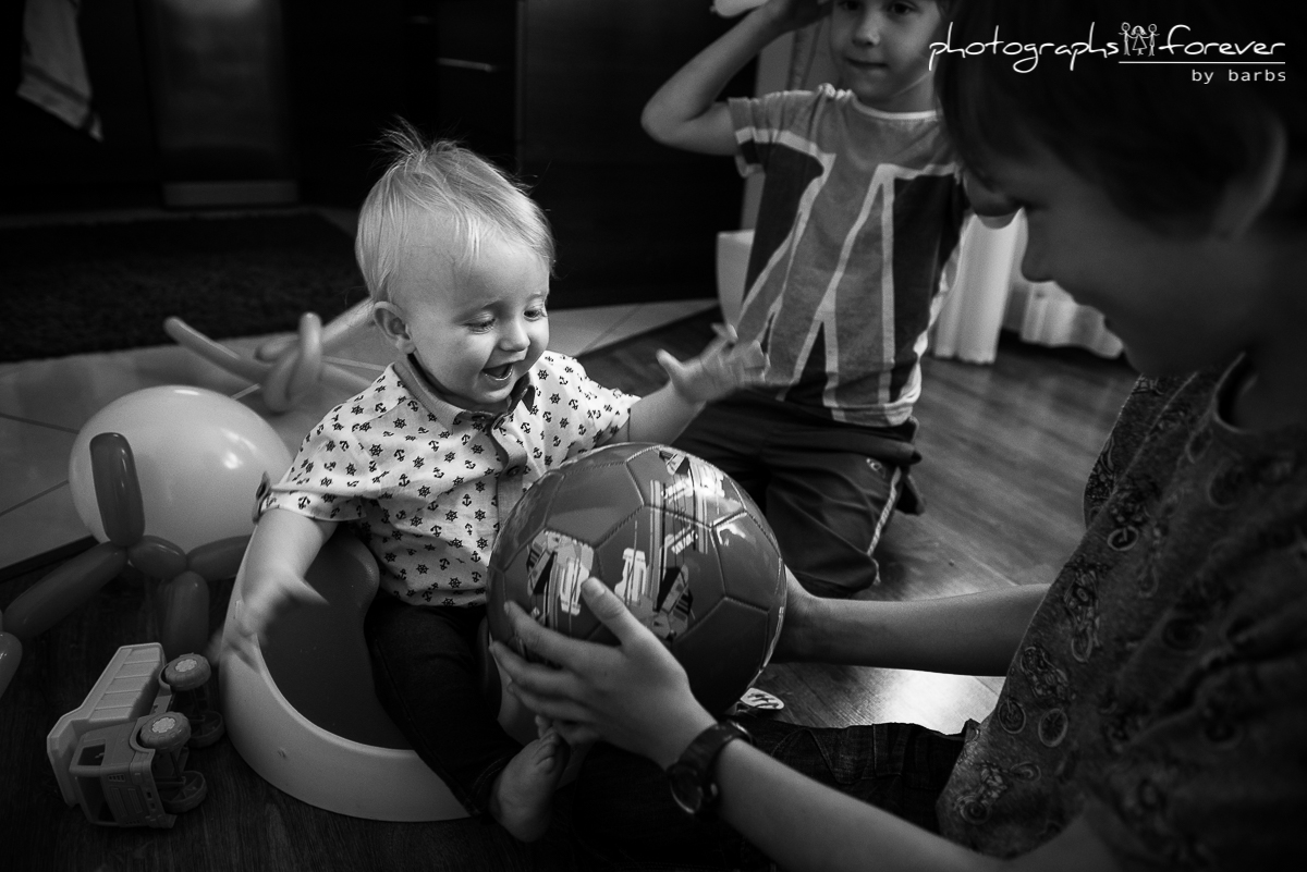 lifestyle photographer family sessions in monaghan